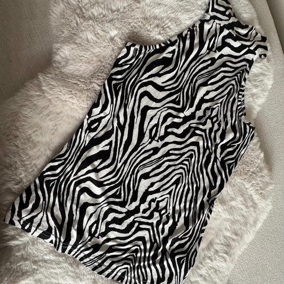 Zebra Print Mock Neck Sleeveless Top | Bold Animal Print –Size XS - Picture 2 of 4